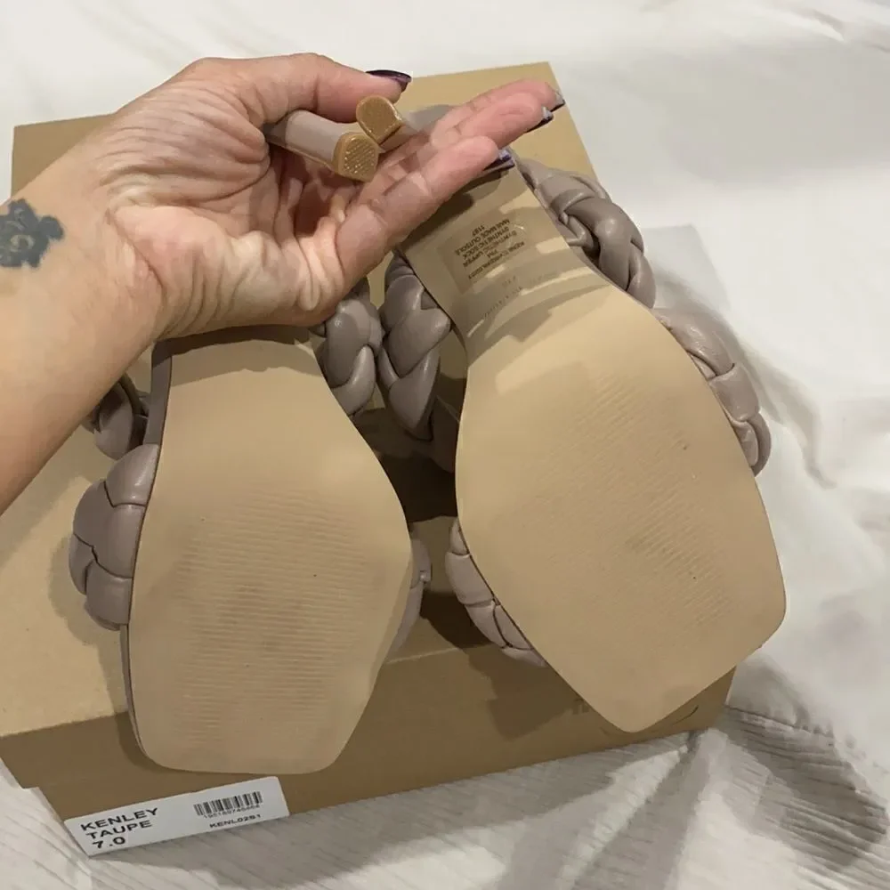 Steve Madden new sandals